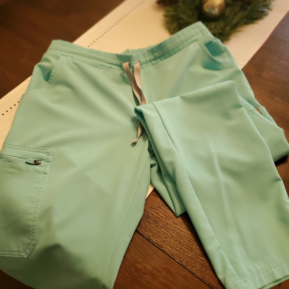 EUC Figs small petite Aqua Yolas